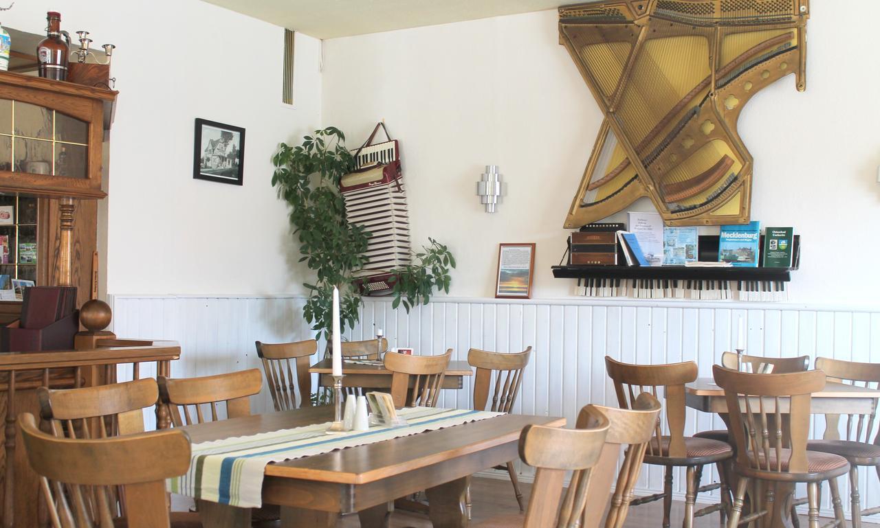 Hotel Ratscafe Ueckeritz Екстериор снимка